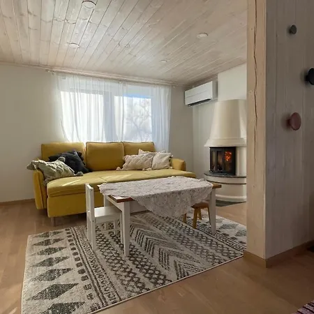 펜션 Cozy Little House Meex & Sauna - 5km From Voru *