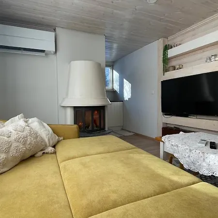 Cozy Little House Meex & Sauna - 5km From Voru 펜션 *
