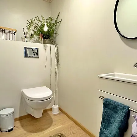 Cozy Little House Meex & Sauna - 5km From Voru 펜션